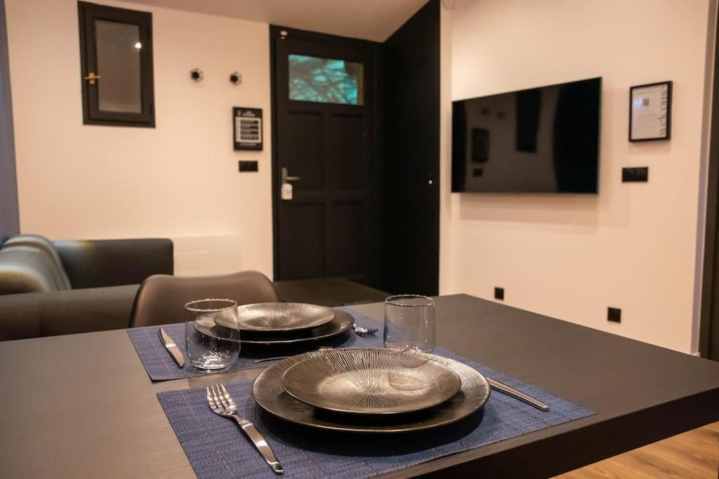 Blue Night - Jacuzzi - Bord De Seine Apartman Corbeil-Essonnes Kültér fotó
